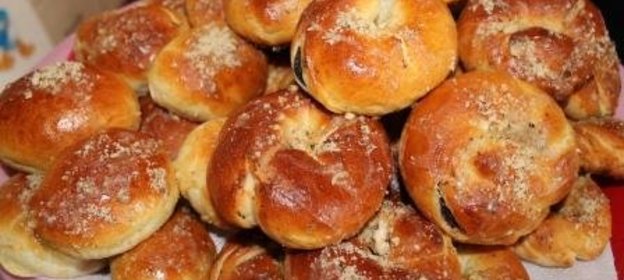 Булочки с маком (рецепт для хлебопечки)