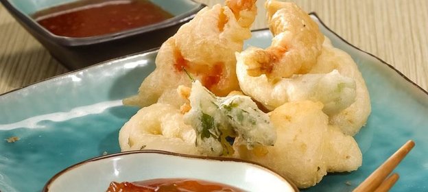 Овощи и морепродукты в темпуре