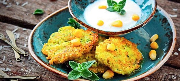 Сырные оладьи из цуккини