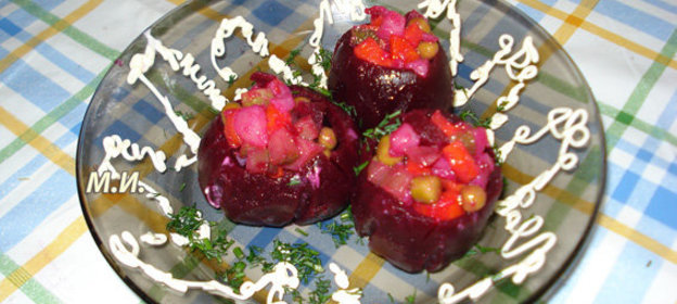 Салат с ветчиной и сухариками