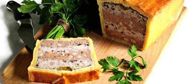 Слойчатый паштет в желе и тесте