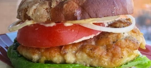 Десерт Хлеб из вяленых и свежих груш с сыром Рокфор