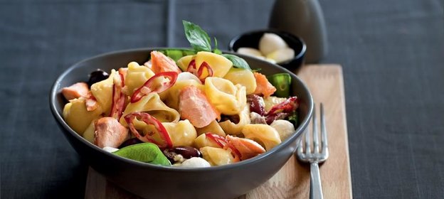 Паста с лососем и маслинами