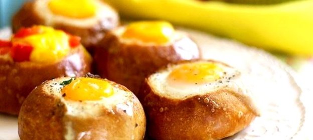 Яичница в хлебном горшочке