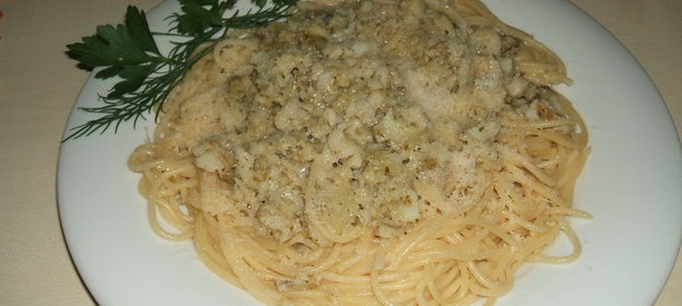 Паста с рыбы и соусом Песто