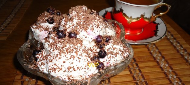 Творожный десерт со смородиной