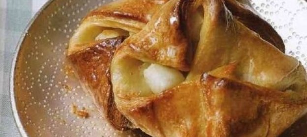 Холодный соус из миндаля и базилика