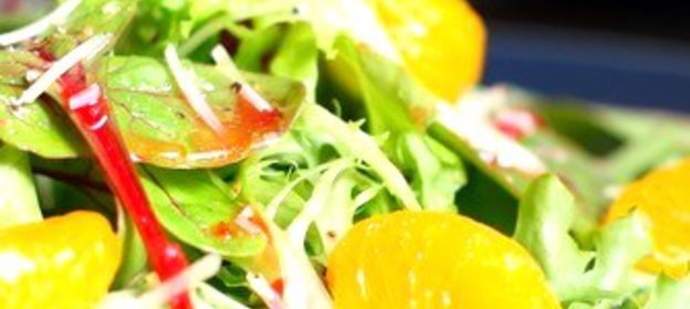 Салат из апельсинов с мелиссой