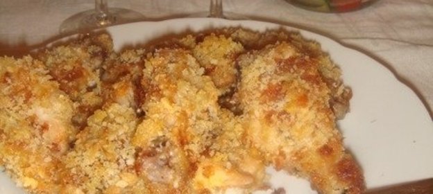 Куриные крылышки в панировке из хлебной крошки и сыра