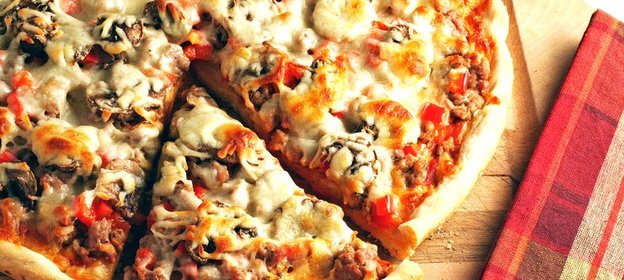 Пицца с белыми грибами