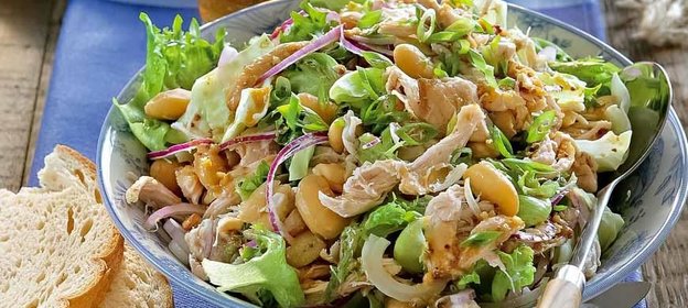Салат из курицы и фасоли