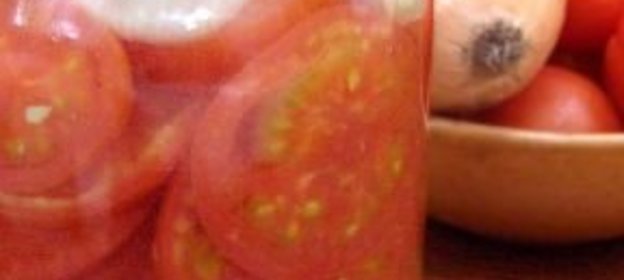 Булочка с маслом и печеночным паштетом