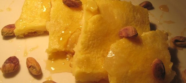 Ананасовый кайзершмаррен с мёдом и фисташками