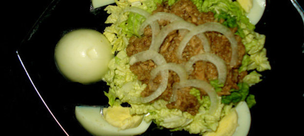 Салат с тунцом и пекинской капустой