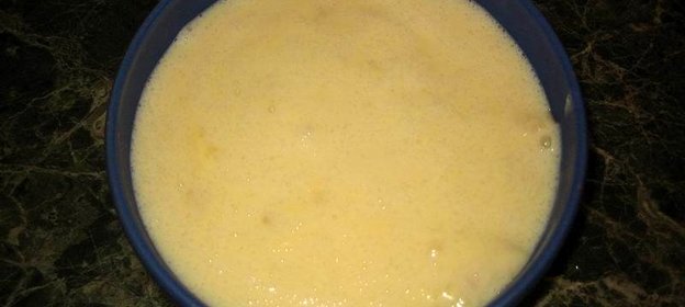 Молочный десерт с яблоками