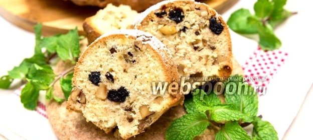 Кекс с вяленой черникой, орехами и коньяком