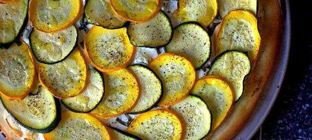 Пицца с цуккини и козьим сыром