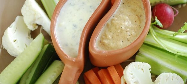 Овощи с разными соусами