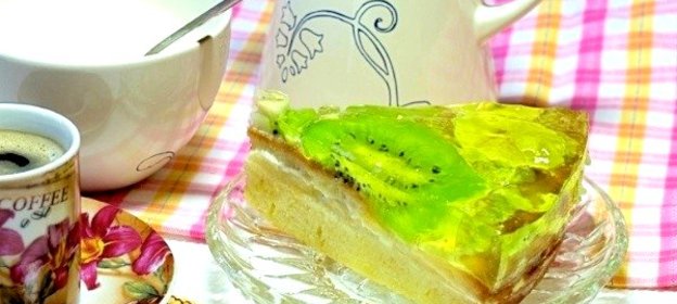 Торт с желе и фруктами