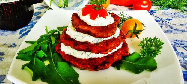 Оладьи из томатного сока с зеленью