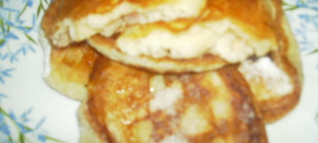 Дрожжевые оладьи с яблоками