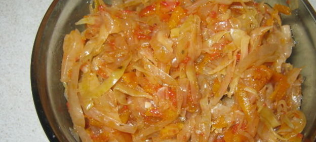 Оладьи капустные со сметаной