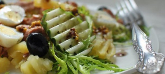 Салат из тунца с овощами