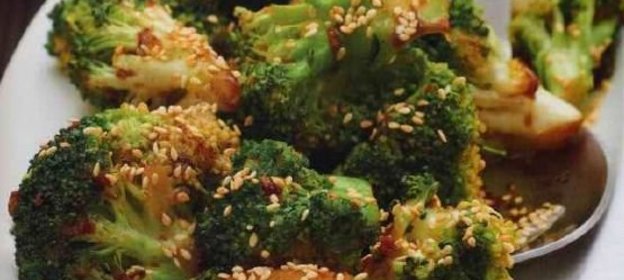 Маленькие бриоши с желе из черешни