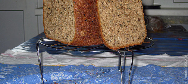 Хлеб заварной из 4 видов муки с семечками вариант для ХП