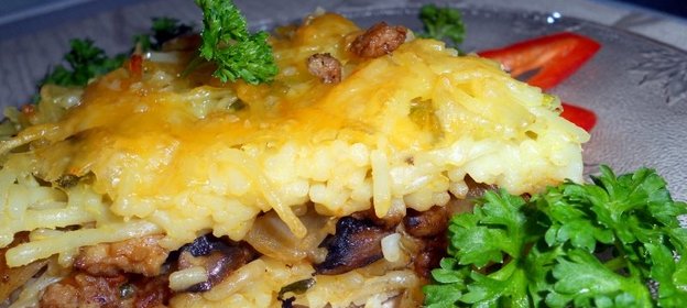 Запеканка из вермишели с грибами и фаршем