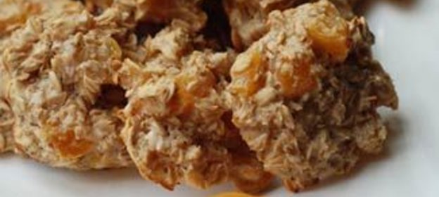 Легкое овсяное печенье с курагой