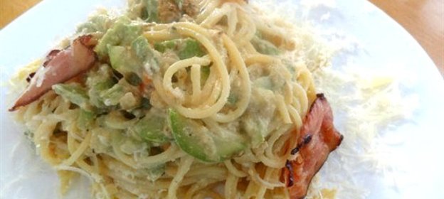 Паста карбонара с кабачками
