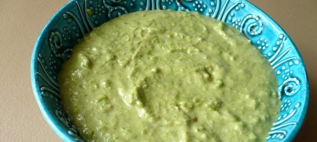 Соус из зеленого горошка