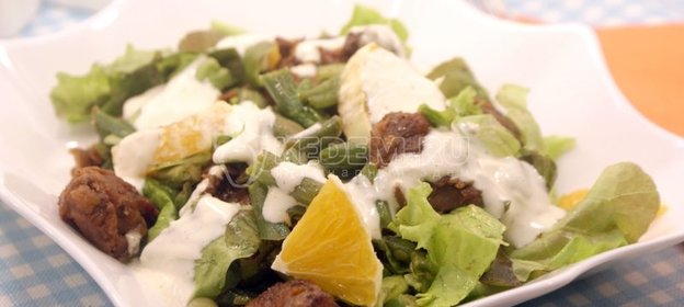 Салат с куриной печенью