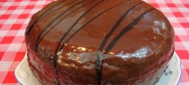 Торт шоколадный с вареной сгущенкой в мультиварке