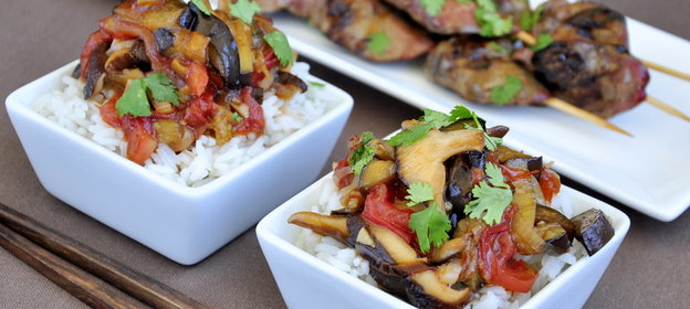 Острый рис с шиитаке, овощами и шашлычками из куриной печени