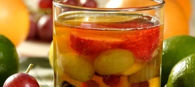 Лимонное желе с фруктами