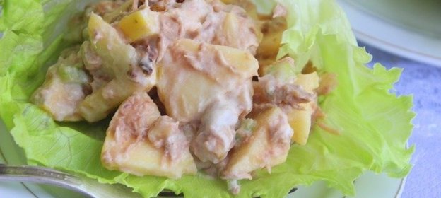 Уолдорфский салат с тунцом