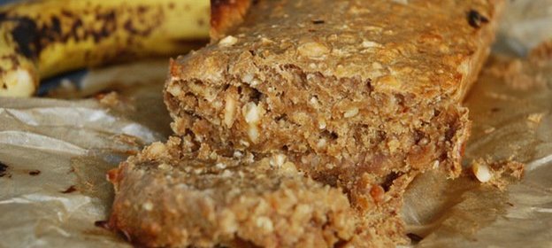 Банановый кекс с миндалем