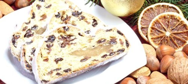 Сладкий хлеб с сухофруктами и марципаном