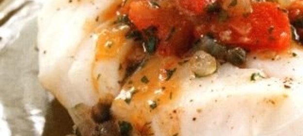 Яичница-глазунья с черным хлебом