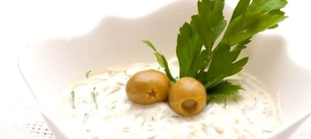 Чесночно-сметанный соус