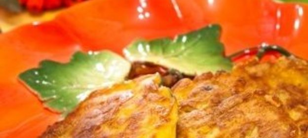 Оладьи с тыквой и вяленой ягодой