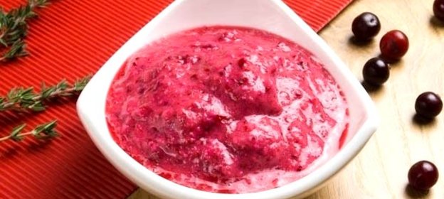 Соус из хрена с клюквой