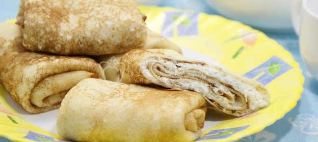 Маринованные овощи и морепродукты на шпажках