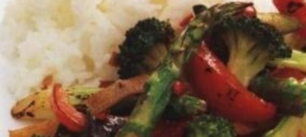 Жареные овощи с имбирем и мятой