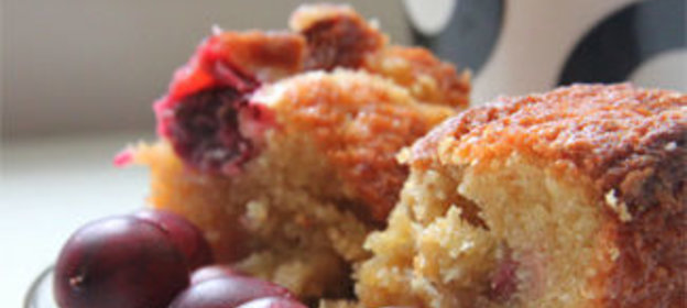 Кекс с крыжовником и сладкой овсяной корочкой