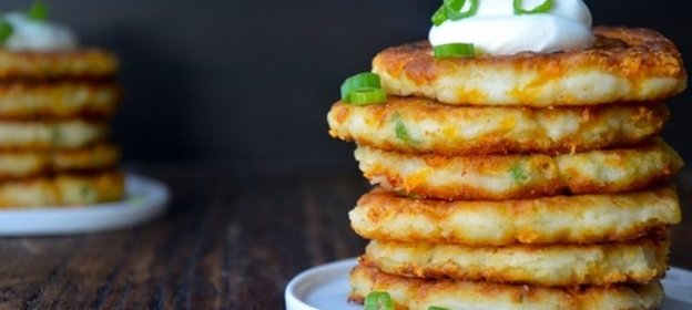 Картофельные оладьи с луком