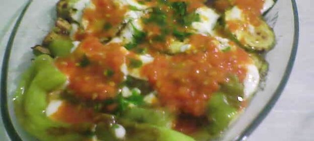 кызартма(жаренные овощи под соусом)