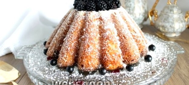 Сметанный кекс с повидлом